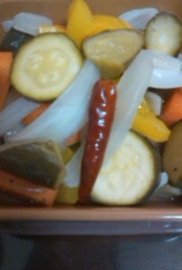 作りおき出来る、簡単・夏野菜のピクルス♪