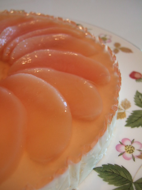 簡単♪桃のコンポートでレアチーズケーキの画像