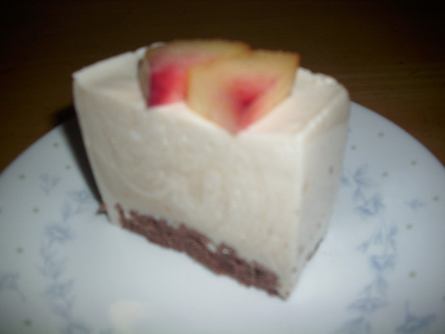 桃のムースケーキの画像