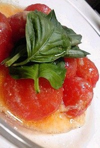 トマトのマスタードドレッシングサラダ
