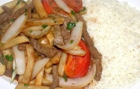 ロモサルタード Lomo Saltado