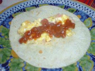 Burrito de huevo (トロトロ卵とチーズのブリート）の写真