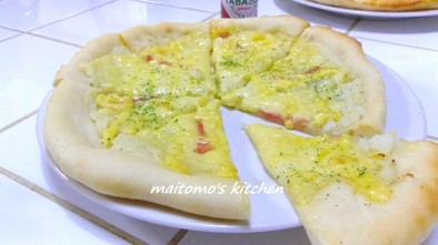コストコ　マッシュポテト使用のピザの写真