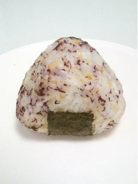ゆかりとゴマのおにぎり