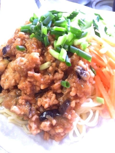 ヘルシー♪ナスの鶏肉味噌☆ジャージャー麺の画像