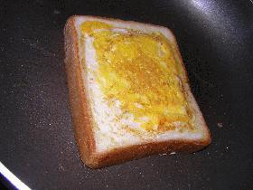 ぽとん卵のチーズトーストの画像