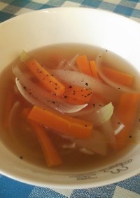 簡単☆人参と玉葱のコンソメスープ