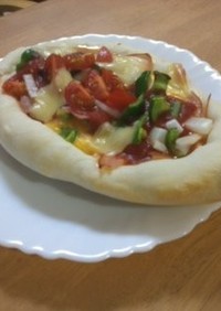 とろける卵のトルコ風ピザ