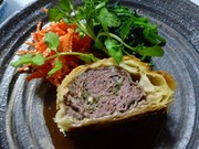 切り落としで作る牛肉のパイ包み焼きの写真