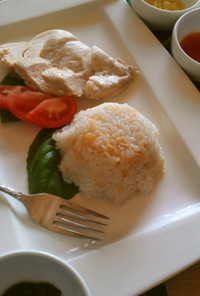 鶏の蒸し料理❀シンガポール海南鶏飯風