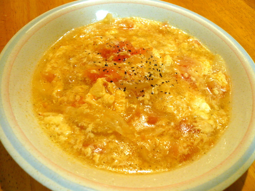 トマトと玉ねぎのふわふわ玉子スープの画像