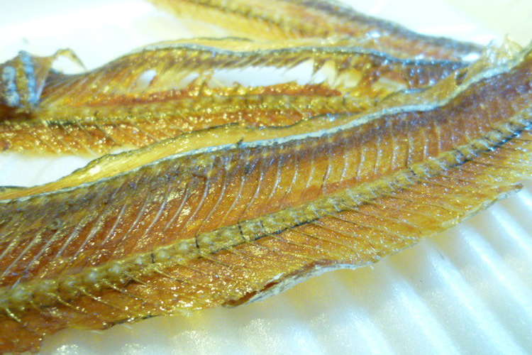 太刀魚のカリカリ骨せんべい レシピ 作り方 By 釣りキチ旦那の嫁 クックパッド 簡単おいしいみんなのレシピが366万品