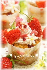 ひな祭りに❀苺のデコカップケーキ❀