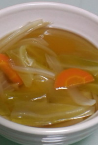 簡単ヘルシー♪たっぷり野菜コンソメスープ