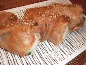岩下の新生姜で肉巻きおにぎり