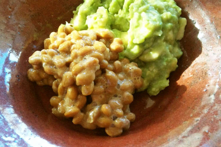 鮮やか緑色のアボカド 納豆で元気に朝ご飯 レシピ 作り方 By ゆぅぷん クックパッド 簡単おいしいみんなのレシピが349万品
