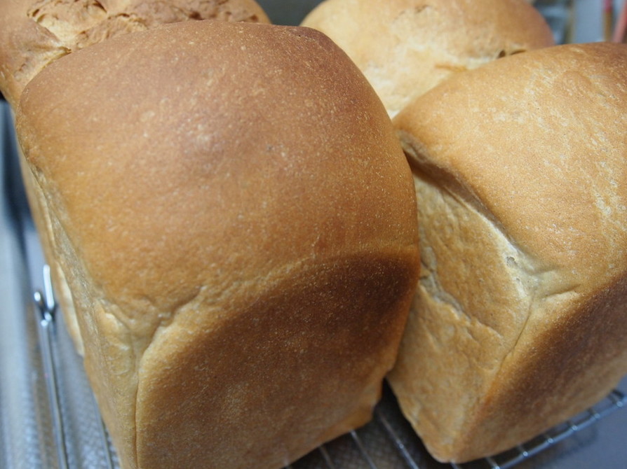 ライ麦食パンの画像