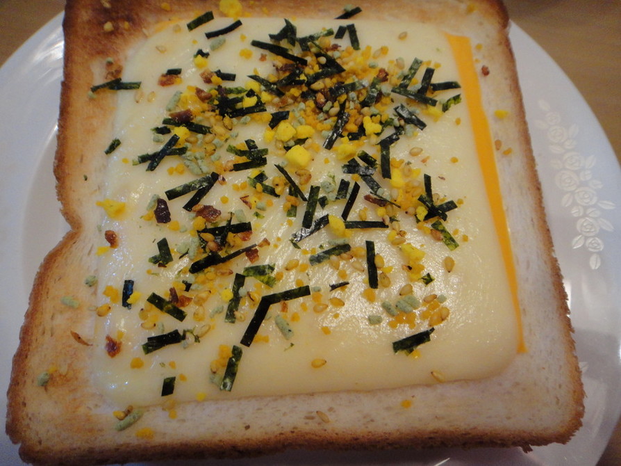 Wチーズのりたまトーストの画像