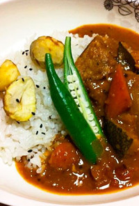 秋の味覚満載　栗ごはんカレー