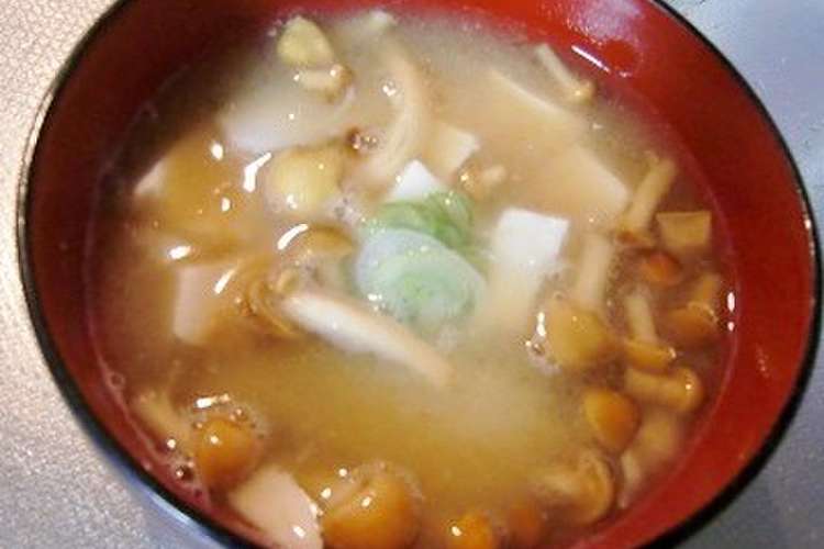 なめこと里芋とお豆腐の味噌汁 レシピ 作り方 By 小世界 クックパッド 簡単おいしいみんなのレシピが360万品