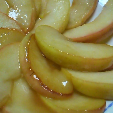 フライパンで簡単ずぼら焼きりんご。