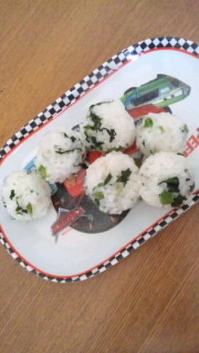 幼児食に☆ほうれん草としらすのおにぎり