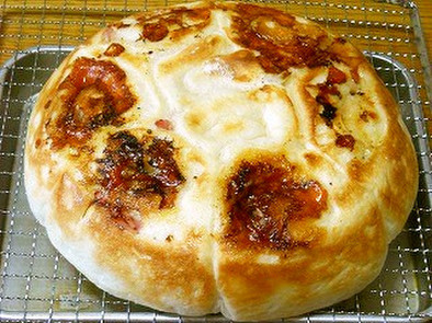 炊飯器で簡単ベーコンチーズパンの写真