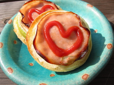 オニオンハムエッグ～まるい幸せトーストの写真