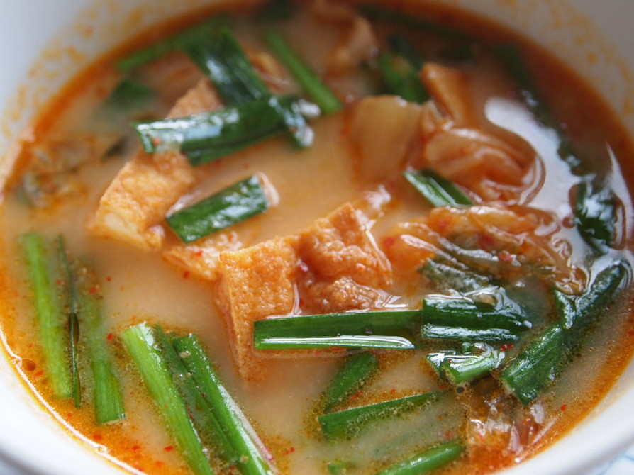 キムチと厚揚げのミルク入り味噌スープの画像