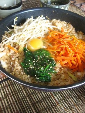 オッサンの鍋焼きビビンバ