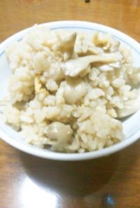 バター好きの舞茸とお揚げの炊き込みご飯