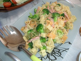 ブロッコリーのハートパスタ