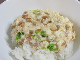 我が家の豆腐納豆丼