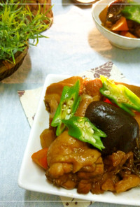 鶏手羽と野菜の煮物　黒糖使用。