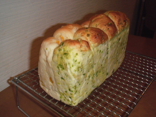 エンドウ豆＆コーンのフワモチっ♪食パンの画像