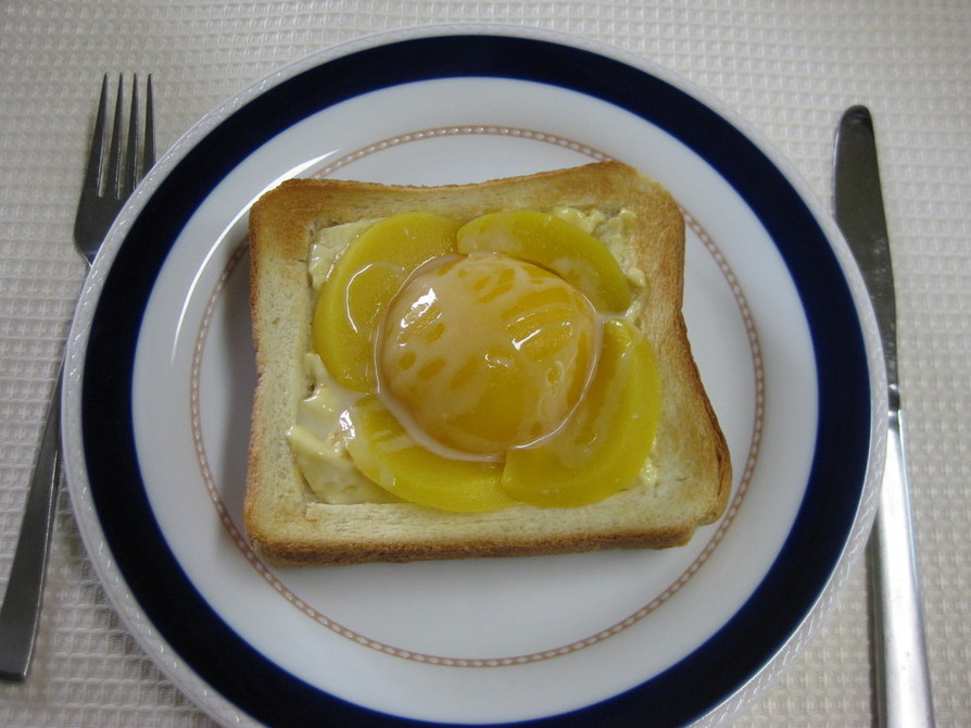   黄桃とプリン で 食パンペストリーの画像