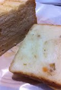 洋梨の缶詰deフルーツケーキ風食パン☆