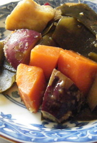 さつま芋、昆布、にんじんの黒砂糖生姜煮
