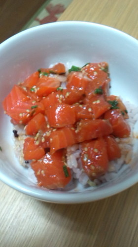 簡単♪和風サーモンユッケ丼