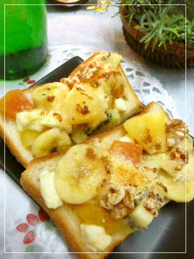 トロピカルフルーツ♡甘酸っぱいトーストの写真