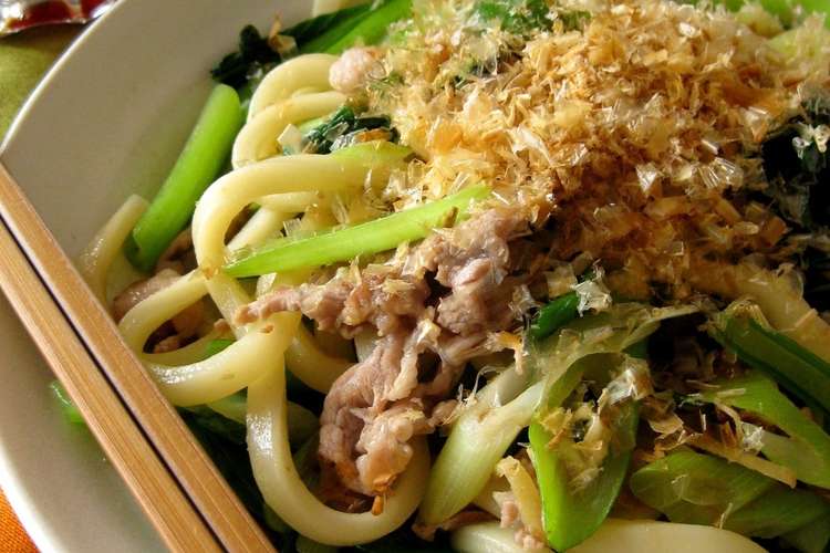 豚と小松菜の焼きうどん レシピ 作り方 By Yaburie クックパッド 簡単おいしいみんなのレシピが352万品