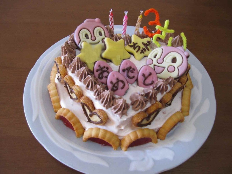 ドキンちゃんの誕生日デコケーキの画像