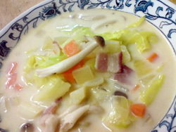 野菜たっぷり豆乳スープの画像