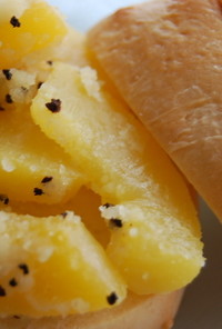 黄桃とアーモンドプードルのサンド