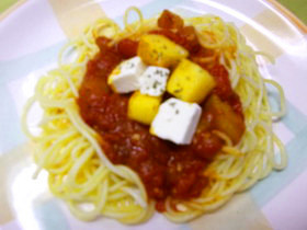 完熟柿のトマトソースパスタ