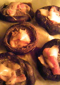 椎茸とカニかまの味噌マヨチーズ焼き