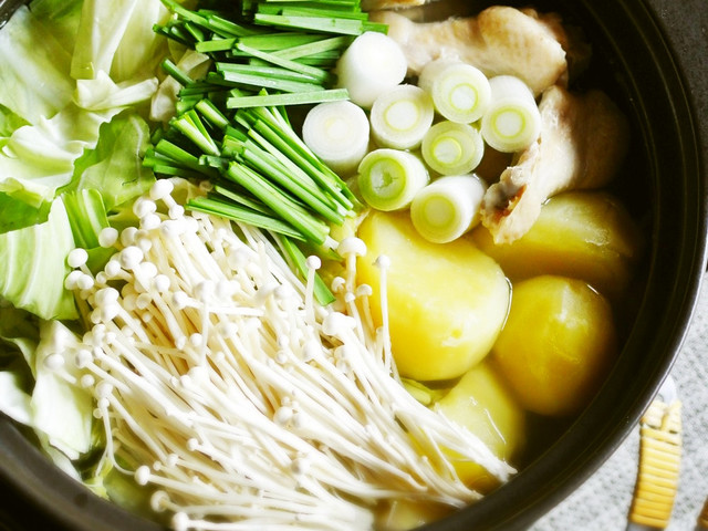 タッカンマリ 韓国風水炊き鍋 レシピ 作り方 By Kebeibiko クックパッド 簡単おいしいみんなのレシピが361万品