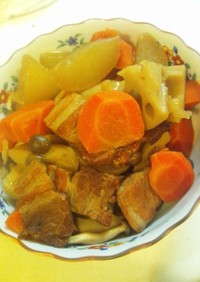 豚バラ肉と根野菜の煮物
