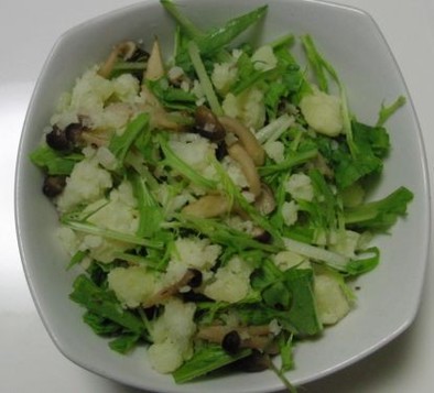 茸とポテトのサラダの写真