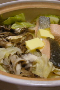 生鮭の味噌鍋　ラーメン屋のダブルスープ風